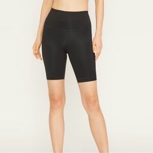 Everlane Women's The Perform Bike Short Size S Black High Waist 8" Athletic